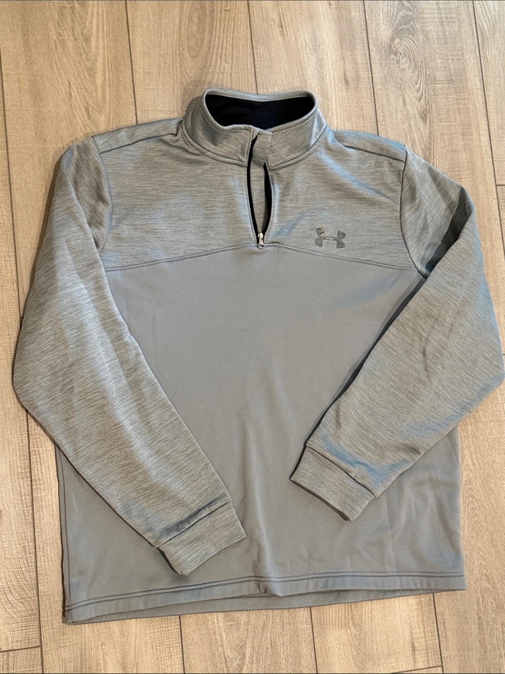 Loose Fit 1/4 Zip Up Gray Under Armour Pullover Sweatshirt- Men’s Large